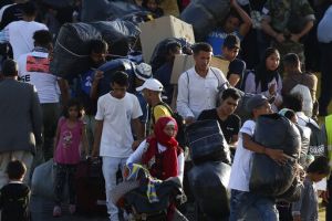 Πώς βλέπουν οι Έλληνες το Προσφυγικό : Τι πιστεύουν για κλειστά σύνορα και ΜΚΟ