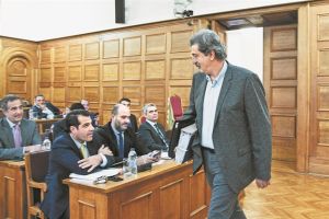 Ο ΣΥΡΙΖΑ παίζει… κατενάτσιο με πολακισμούς