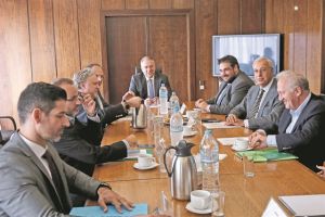 Μεταξύ πιρουέτας και συμφωνίας