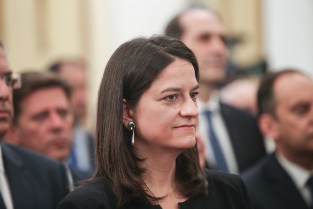 Κεραμέως για σημαιοφόρους στο Δημοτικό : Κίνητρα στα παιδιά να ξεπερνούν τον εαυτό τους