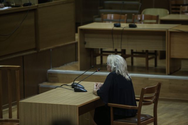 Δίκη Χρυσής Αυγής : «Εγώ είμαι απλώς σύζυγος του Μιχαλολιάκου», λέει η Ζαρούλια