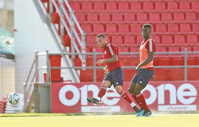 Ολοι παρόντες για την «τριλογία»