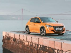 Ερχεται με αξιώσεις