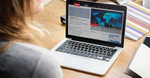 Πώς να καθαρίζετε το πληκτρολόγιο του λαπτοπ σας