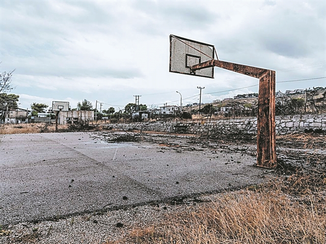 Τα απομεινάρια μιας μέρας στο Μάτι