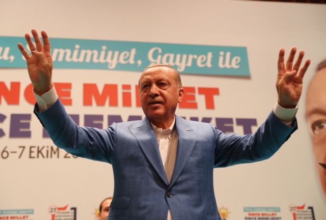 «Πυρά» Guardian σε Ερντογάν : Ήρθε η ώρα να φύγει από την εξουσία