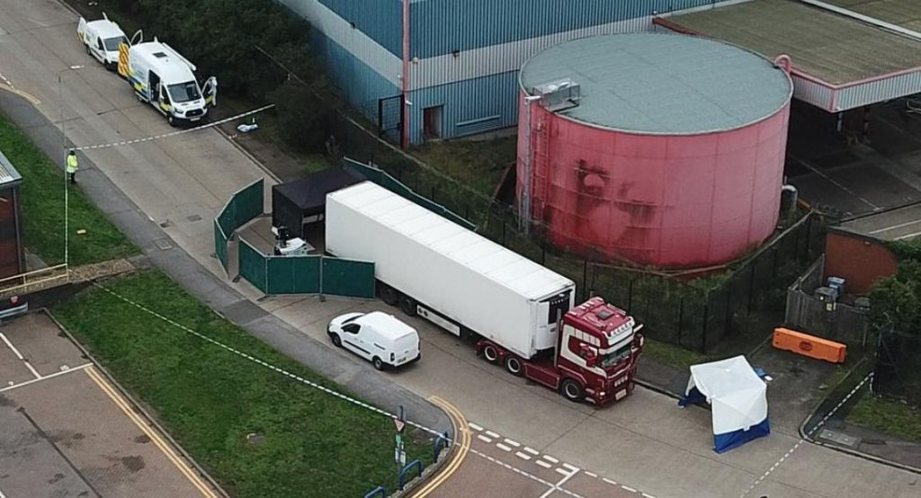 Εψαχναν και στην Ελλάδα την κινεζική μαφία Snakeheads που προκάλεσε την τραγωδία με τους 39 νεκρούς