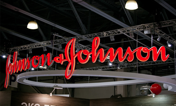 Αποσύρεται παιδική πούδρα της J&J από τα φαρμακεία CVS