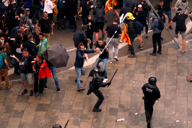 Βαρκελώνη : Δεκάδες τραυματίες από τα επεισόδια μετά την καταδίκη των καταλανών πολιτικών