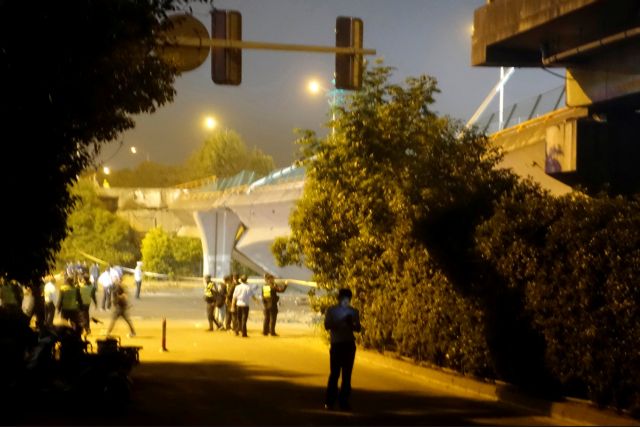 Κίνα : Γέφυρα κατέρρευσε πάνω σε αυτοκίνητα