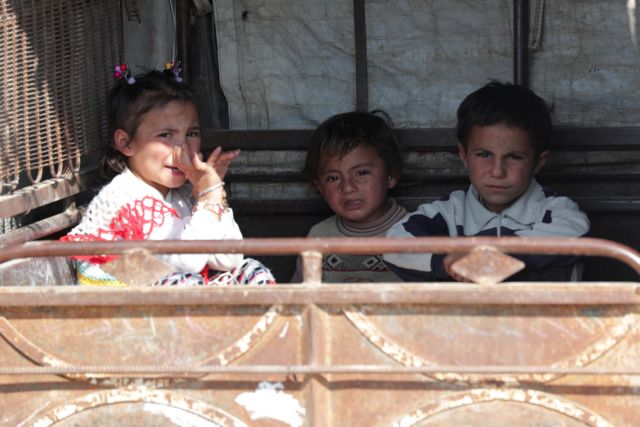 Το δράμα των Κούρδων : Ξεριζώνονται ακόμα μια φορά από τον τόπο τους