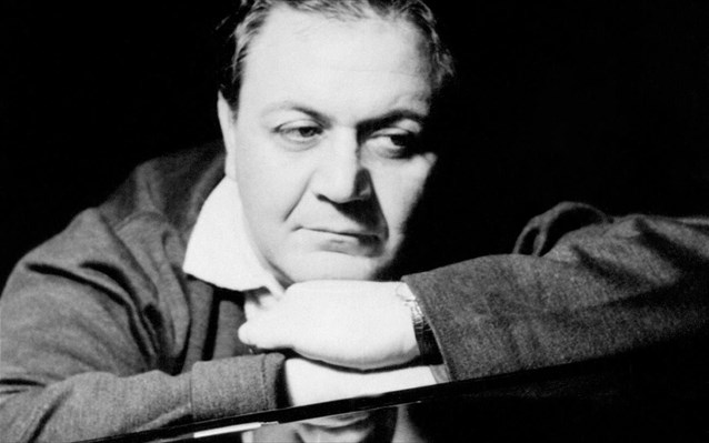 Μάνος Χατζιδάκις : Η μεγαλύτερη μουσική ιδιοφυΐα της Ελλάδα