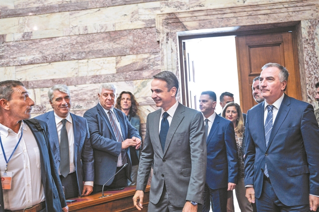 Γαλάζια σύναξη για τα «φάλτσα» στο Προσφυγικό