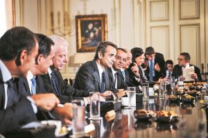 Επιστροφή στη διαχείριση της καθημερινότητας