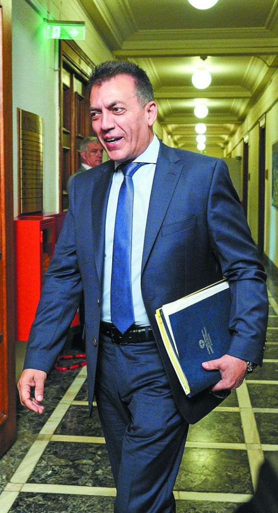 Γ. Βρούτσης : Αυξήσεις και αναδρομικά για τις νέες κύριες και επικουρικές