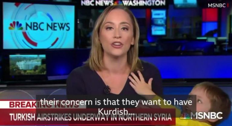 Απίθανο : Παρουσιάστρια μετέδιδε την εισβολή στη Συρία όταν εισέβαλε στο στούντιο... ο γιος της | tanea.gr