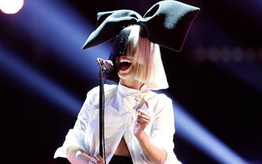 Sia : Αντιμετωπίζει σοβαρό πρόβλημα υγείας