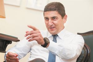 Παρέμβαση Αυγενάκη για bullying στους διαιτητές