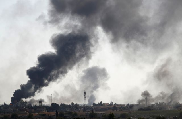 Eισβολή στη Συρία : Δεκάδες άμαχοι νεκροί, ερημώνουν πόλεις