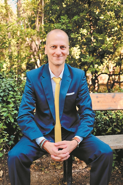 «Μπορούμε να τηρούμε τους νόμους δίχως να καταλήγουμε κομφορμιστές»