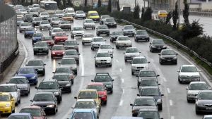 Μποτιλιάρισμα 14 χλμ στην Αθηνών – Λαμίας εξαιτίας τροχαίου με έναν τραυματία