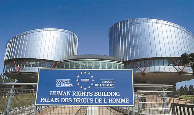 Είναι δυσφήμηση αν λένε έναν πολιτικό ηλίθιο; Μια απόφαση που εντυπωσιάζει