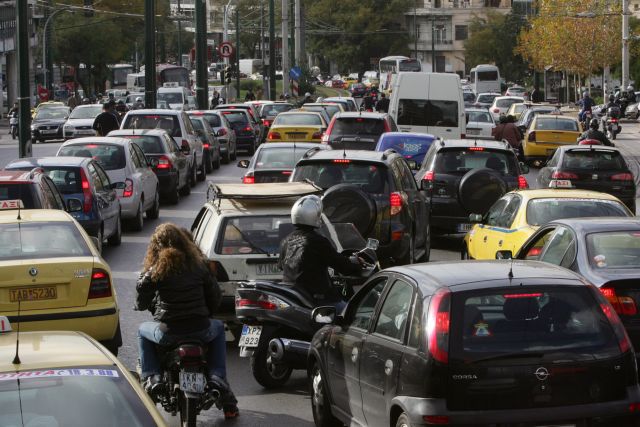 Κυκλοφοριακό κομφούζιο στους δρόμους της Αθήνας λόγω της βροχής