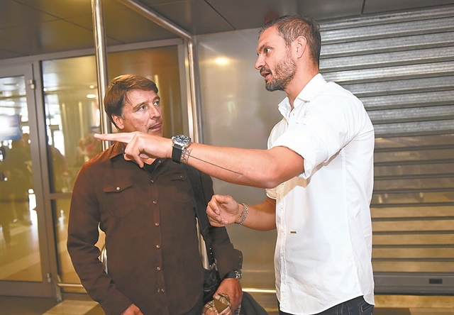 Σηκώνει τα μανίκια ο Ενινγκ