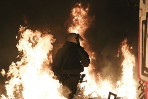 Επίθεση με μολότοφ στο αστυνομικό τμήμα Πεντέλης