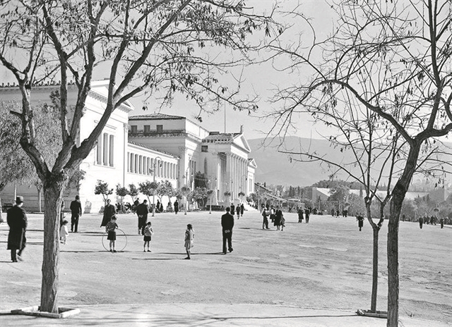 Στα βήματα του Καραγάτση