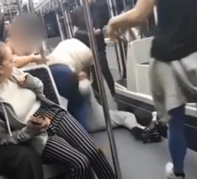 Ισπανία : Άγριος καβγάς από μεθυσμένο ζευγάρι σε λεωφορείο