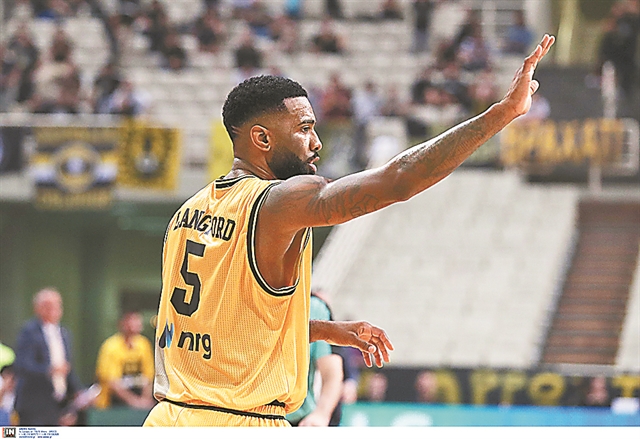 ΡΕΚΟΡ 9ΕΤΙΑΣ Ο ΛΑΝΓΚΦΟΡΝΤ