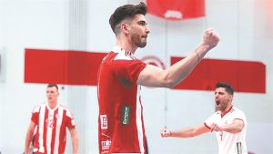 Σερβίς με φαβορί και προβλήματα