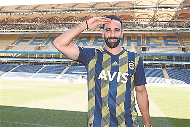 Και ο Γάλλος Ραμί χαιρετά στρατιωτικά