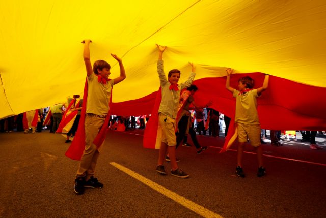 Βαρκελώνη : Νέες διαδηλώσεις – Αυτοσχέδιος καταυλισμός στο κέντρο της πόλης