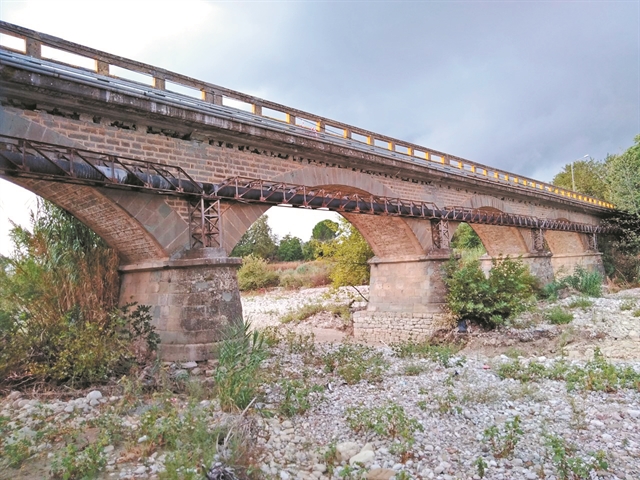 Σώζεται το ιστορικό γεφύρι της Ερμίτσας