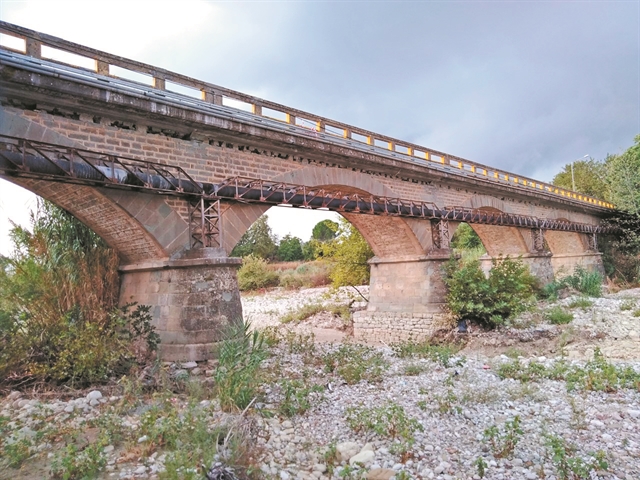 Σώζεται το ιστορικό γεφύρι της Ερμίτσας