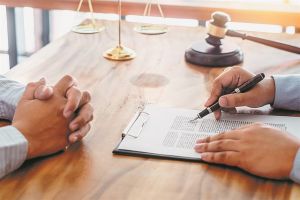 Σχέδιο «Ηρακλής» : Πώς θα απαλλαγούν οι τράπεζες από 30 δισ. κόκκινων δανείων