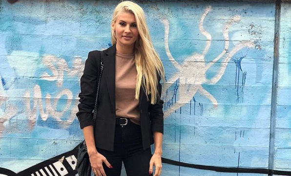 Όλγα Πηλιάκη : Η απίθανη φωτό με τον γιο της στην παιδική χαρά