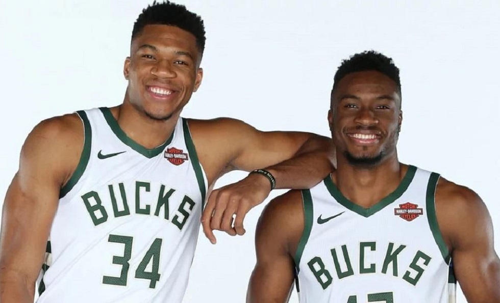 Καμαρώνει ο Γιάννης για τον Θανάση : Είναι ο αδερφός μου!