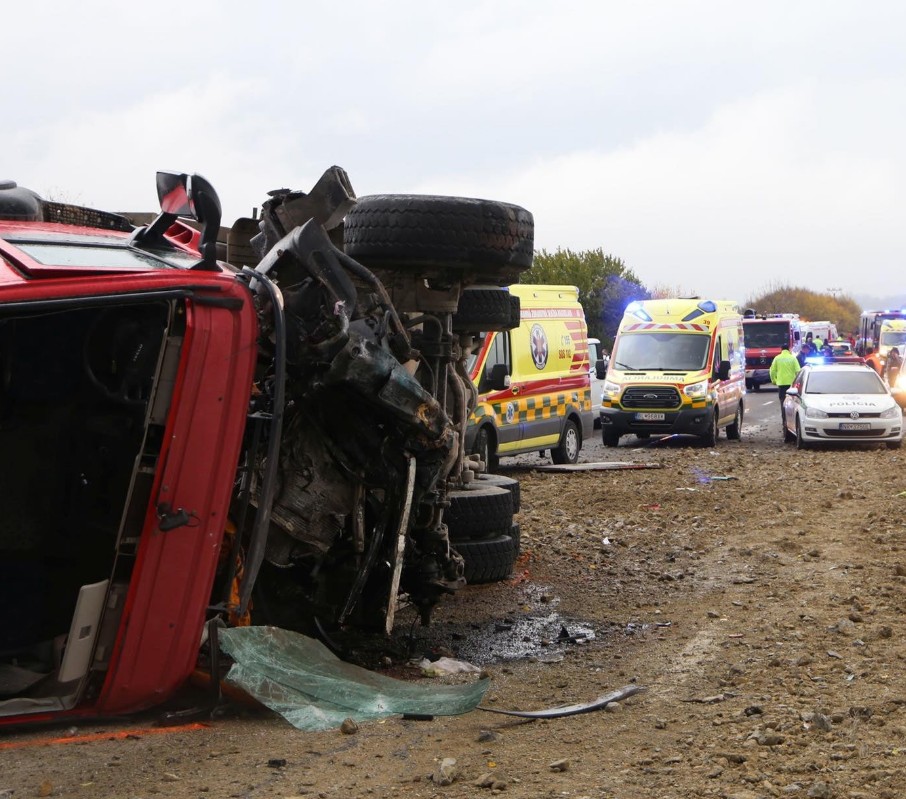 Σλοβακία: Τουλάχιστον 13 νεκροί σε σύγκρουση λεωφορείου με φορτηγό