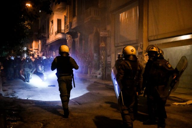 Ξύλο και χημικά μετά την πορεία – 28 συλλήψεις και 13 προσαγωγές