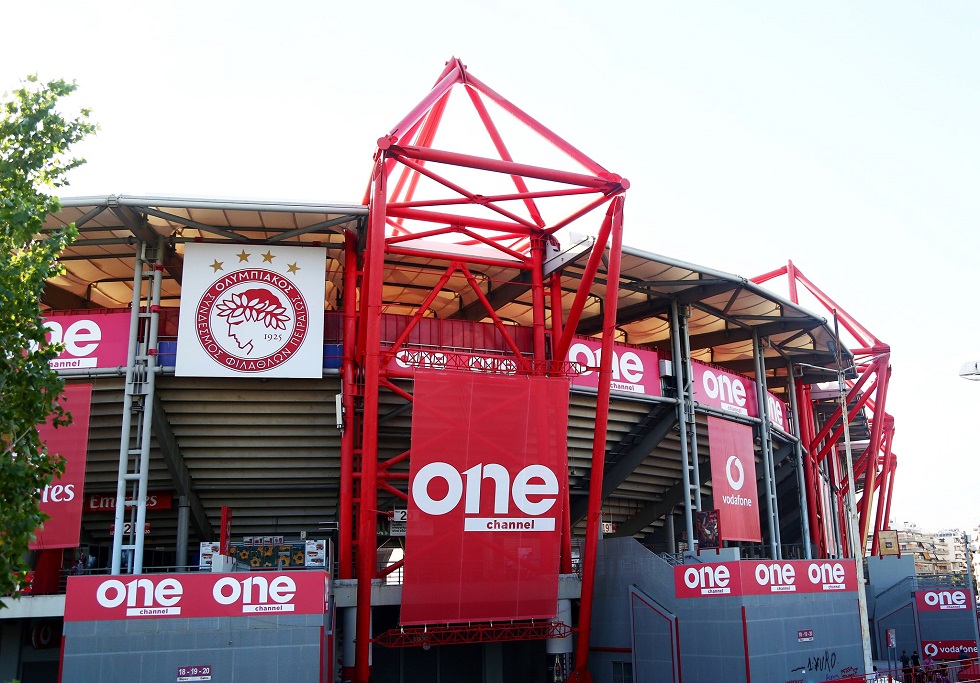 Το Καραϊσκάκη έβαλε τα γιορτινά του!