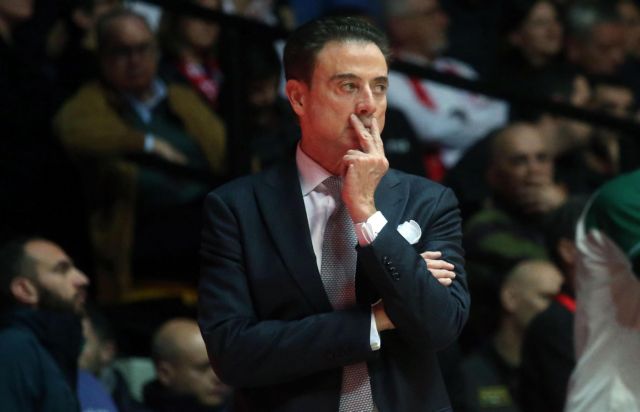 Στην Αθήνα ο Ρικ Πιτίνο: Δεν θέλω λεφτά, τιμή μου να αναλάβω την Εθνική