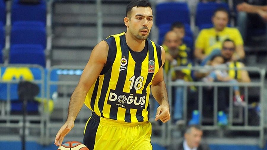 Ο Σλούκας δεν ακούμπησε πανό για τον Κεμάλ