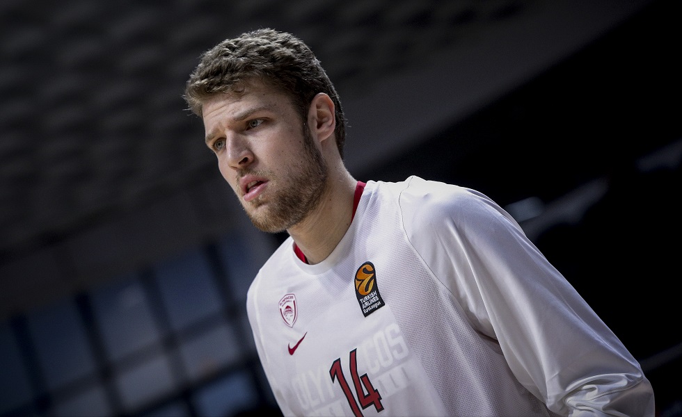 Βεζένκοφ : Δεν πρέπει να κάνουμε βήμα προς τα πίσω