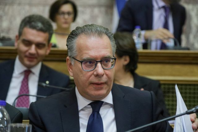 Κουμουτσάκος : Δεν ασκείται μεταναστευτική πολιτική με μπύρες και κοψίδια