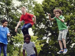 Επικίνδυνα παιχνίδια για παιδιά: Από το «παιχνίδι του πνιγμού», στο drinking game