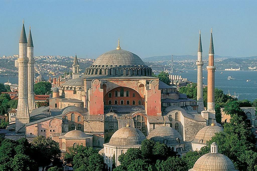 Τουρκικά ΜΜΕ : Ο Ερντογάν αποφασίζει για τη μετατροπή της Αγια-Σοφιάς σε τζαμί
