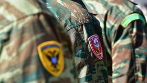 Αυξήσεις έως 100 ευρώ το μήνα πρόκειται να λάβουν 16.000 στρατιωτικοί